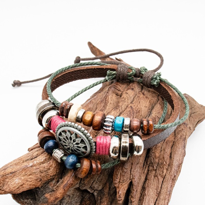 สร้อยข้อมือลูกปัดสีสันสดใส เหมาะสำหรับทุกสไตล์ ออกแบบในสไตล์คลาสสิก สร้อยข้อมือหนังใหม่