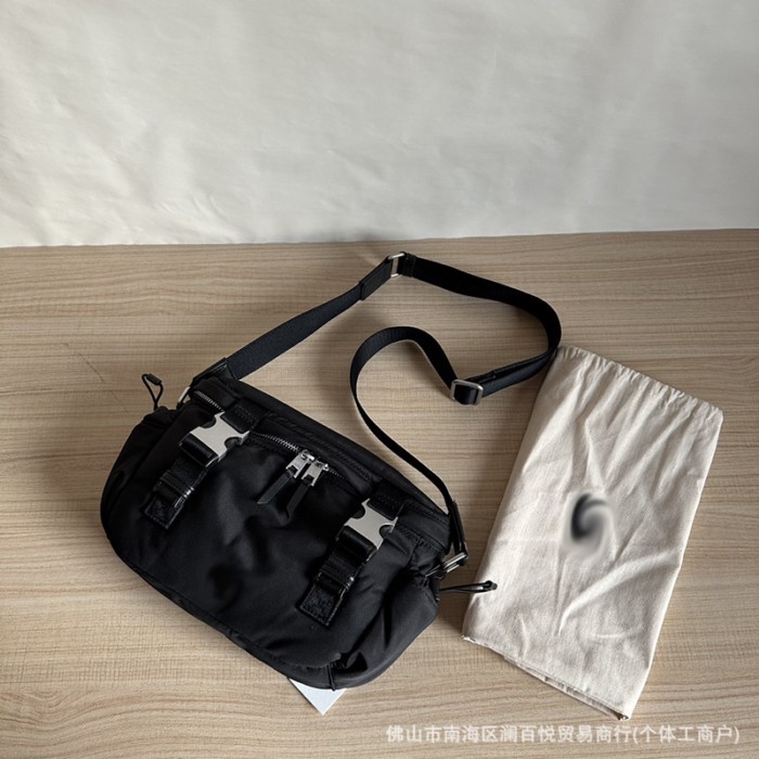 AMI Messenger Bag High Street Street Wear Functional Messenger Bag