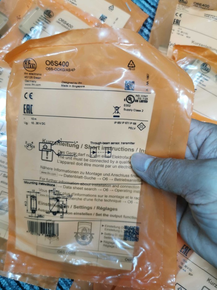 1PC IFM New Original Genuine Sensor O6S400 O6E400