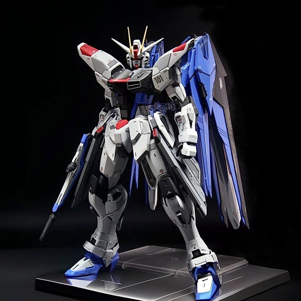 ทารกแรกเกิด Freedom HG Strike Freedom MG Mecha Model Red Heretic Unicorn ประกอบ Freedom Fighter Gun
