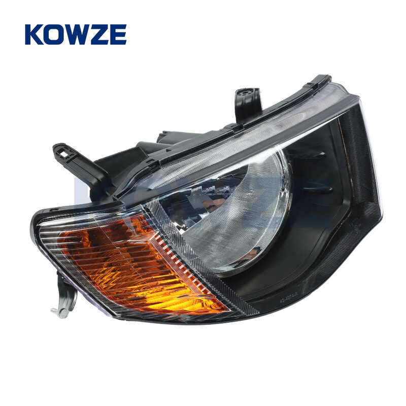 คลังสินค้าพร้อม 8301B466 8301B472 ไฟหน้าขวาเหมาะสําหรับ L200 2005-2015 4D56