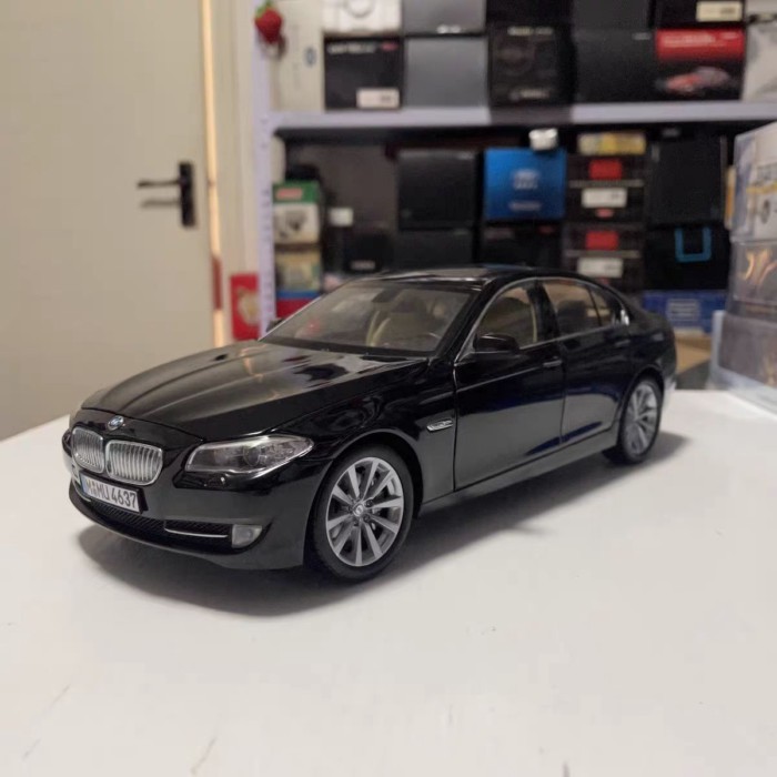 1: 18 Willie GAT BMW BMW 5 Series 535i F10 F18 2010-17 Out of Print Car Model Limited Edition Car Mo