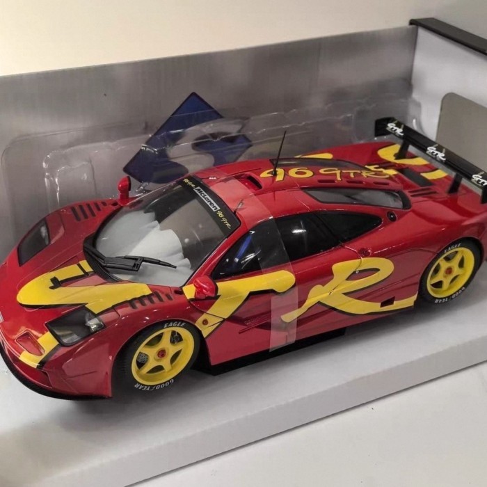 SOLIDO 1/18 MCLAREN F1 GTR 1996 MCLAREN Racing รุ่นเปิดซ้ายขวาพวงมาลัยประตู