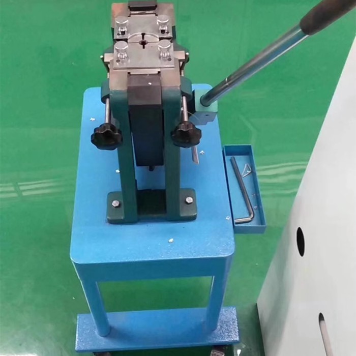 Desktop three-type cold welding machine Copper wire electric wire aluminum wire copper wire cold we