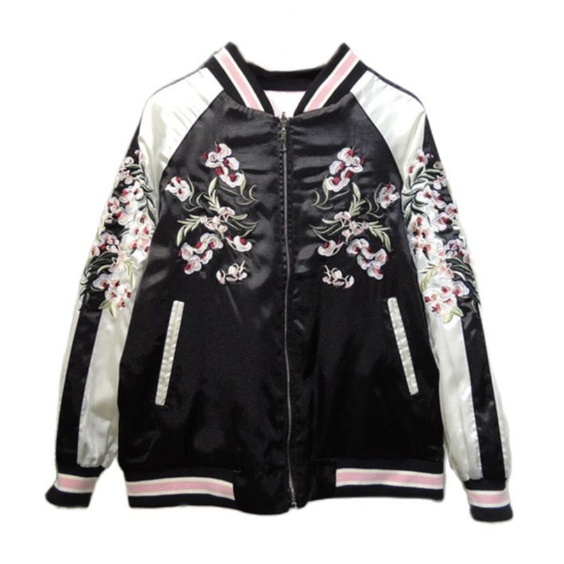 เสื้อแจ็คเก็ตเบสบอล Sukajan ผู้หญิงฤดูใบไม้ผลิเย็บปักถักร้อยดอกไม้ 2 ด้านสวมใส่