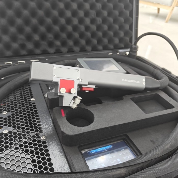 Portable Mobile Handheld Suitcase Paint Oxide Remover CW Fiber Laser Cleaning Machine for Rust Remo