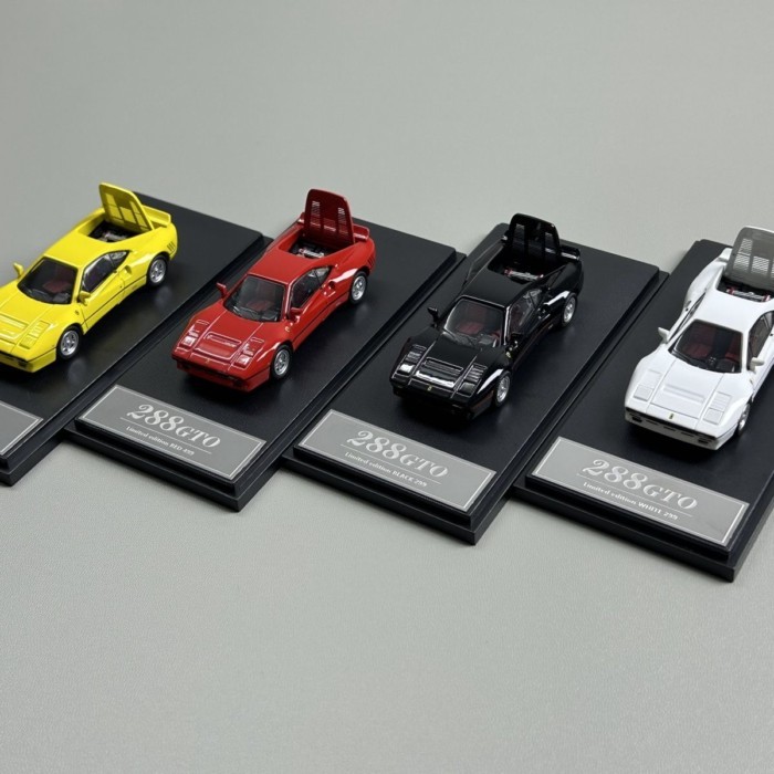 คลังสินค้าพร้อม HM 1/64 Ferrari Horse Leap 288 GTO เปิดฝาครอบรุ่นจําลองรถรุ่น