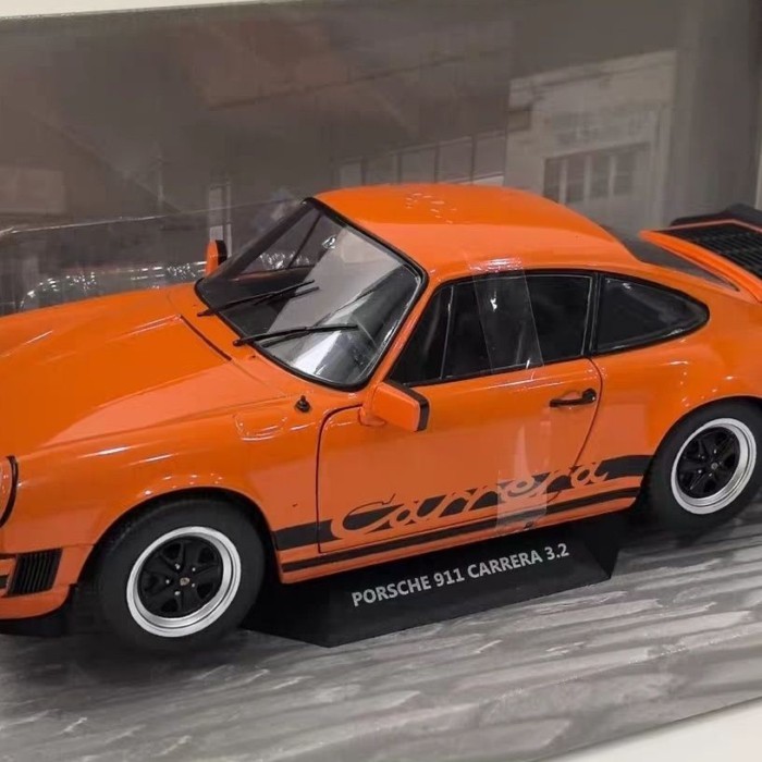 SOLIDO 1/18 PORSCHE 911 CARRERA 3.2 1984 PORSCHE รถรุ่น