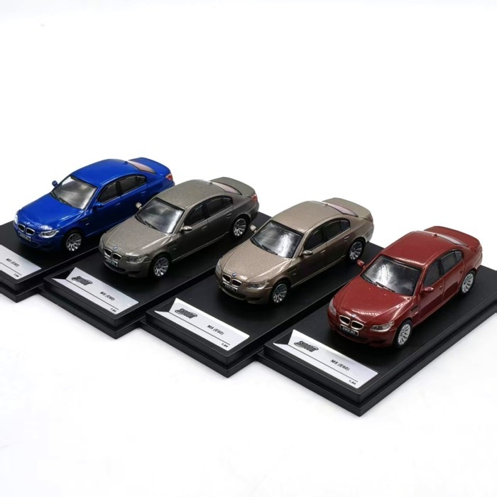 DCT/Shadow 1: 64 BMW M5 E60 จําลองรถรุ่นผลิตภัณฑ์สําเร็จรูปแบบคงที่คอลเลกชันเครื่องประดับออกจากรุ่นพ