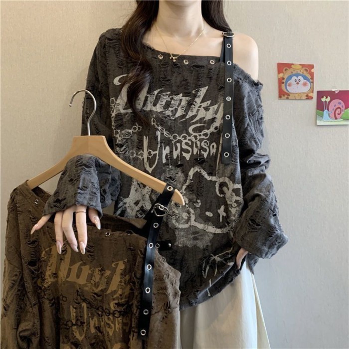 เสื้อยืดผู้หญิงแขนยาว ออกแบบมาเพื่อความสวยงามด้วยไหล่อันโดดเด่น