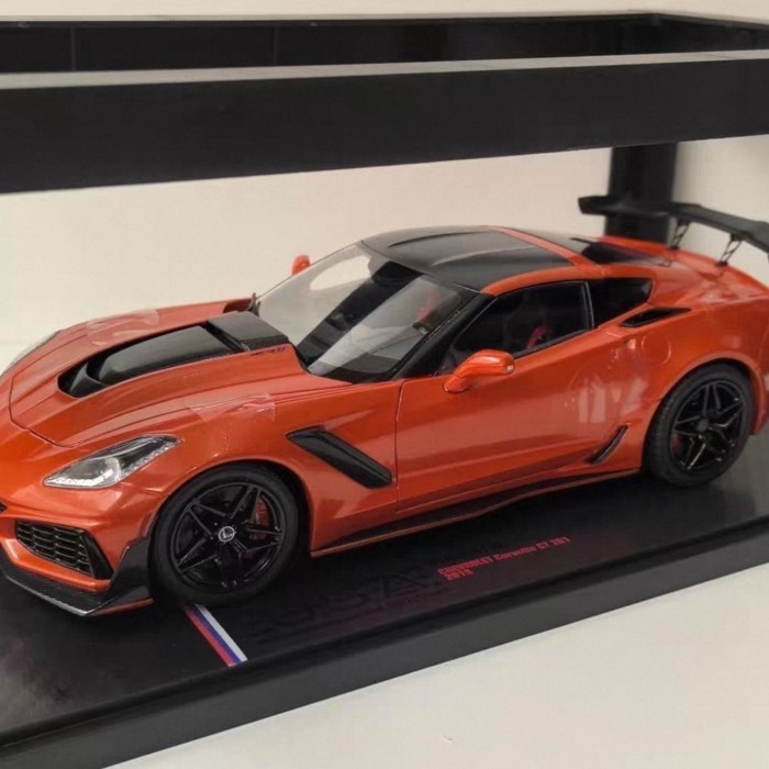 IXO 1/18 CHEVROLET CORVETTE C7 ZR1 2019 CHEVROLET CORVETTE รถรุ่น