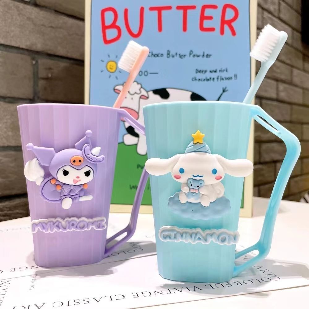 SANRIO พร้อมสต็อกใหม่ ซานริโอ ล้างถ้วย คุโรมิ อบเชยสุนัขน้ํายาบ้วนปากถ้วยนักเรียนคู่แปรงสีฟันถ้วย