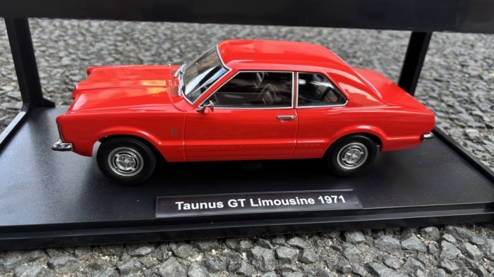 1/18 KK Scale Ford Taurus Taunus GT Limousine 1971 รถรุ่นจําลองสีแดงรถรุ่น