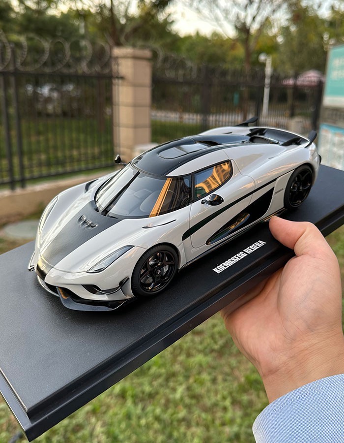 GT Spirit 1: 18 Koenigsegg REGERA Koenigsegg ไม้บรรทัดจําลองรถรุ่น