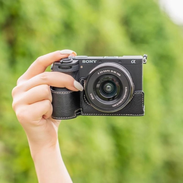 ((อุปกรณ์เสริมกล้อง) Sony A6700 เคสป้องกัน a6400 กระเป๋ากล้อง Mirrorless a6300 ครึ่งฐานกระเป๋า A6100