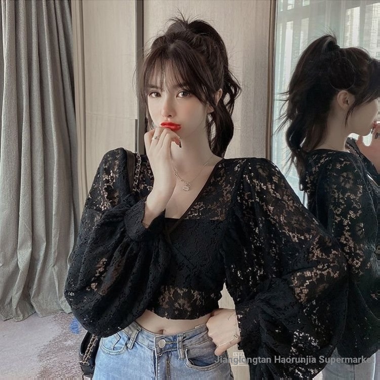 แฟชั่นสดคอวีลึกออกแบบสลิมฟิตกลับกลวงลูกไม้ขึ้นตุ๊กตาแขนซูเปอร์นางฟ้าสั้นลูกไม้ด้านบน