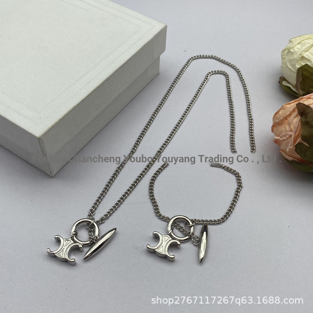 Celi Arc de Triomphe ฝรั่งเศสหรูหรา Niche Design High-End สร้อยข้อมือสร้อยคอแฟชั่น Essential Gold เง