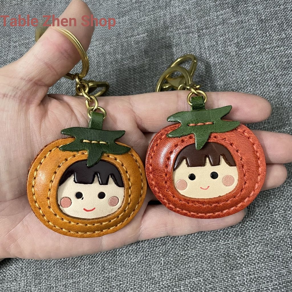 Qiuzhen Shop ตุ๊กตามะเขือเทศจี้ Retro First Layer Cowhide กระเป๋าเครื่องประดับ 2512/22