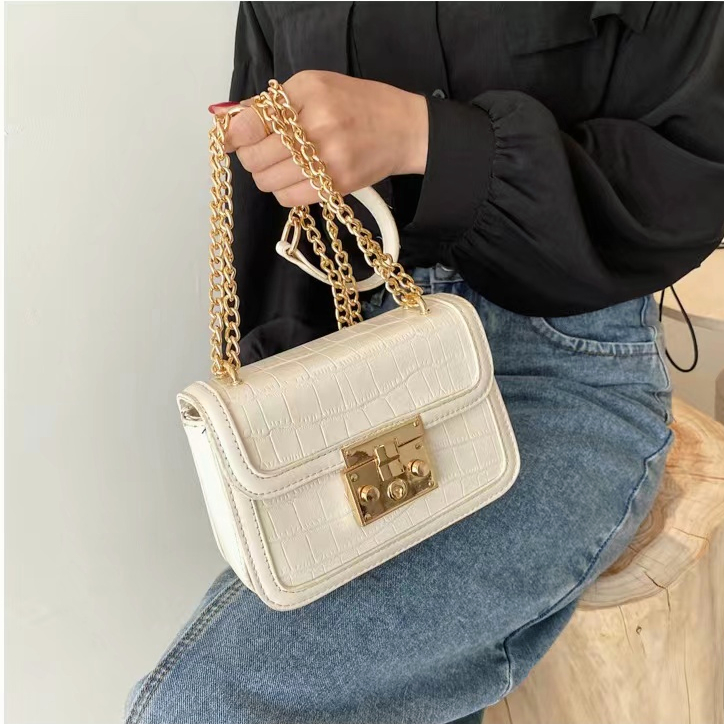 CLOUD4D-กระเป๋า New Lida ว๊ายกรี๊ดดังๆคอลนี้ ปังมากกก ดีเทลสวยมีสายโซ่สลับหนังจ้า ขนาดฐาน 7”สูง 5.5” ดีเทลคอลนี้บอก - รูปที่ 2