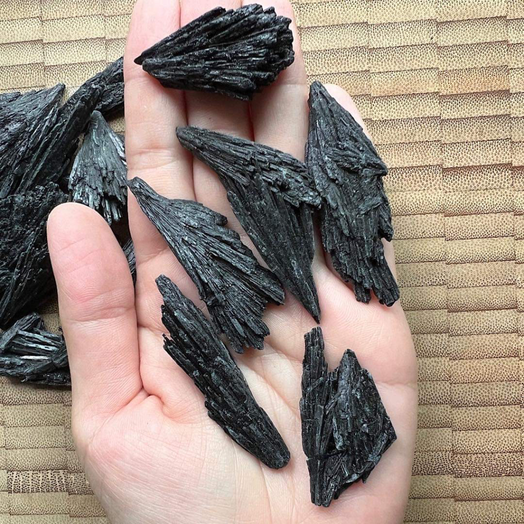 MyCrystalTable Raw Black Tourmaline