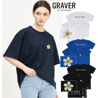 [GRAVER] &lt;UNISEX&gt; เสื้อยืดแขนสั้น ปักลายดอกไม้ โลโก้ด้านหลัง สีขาว