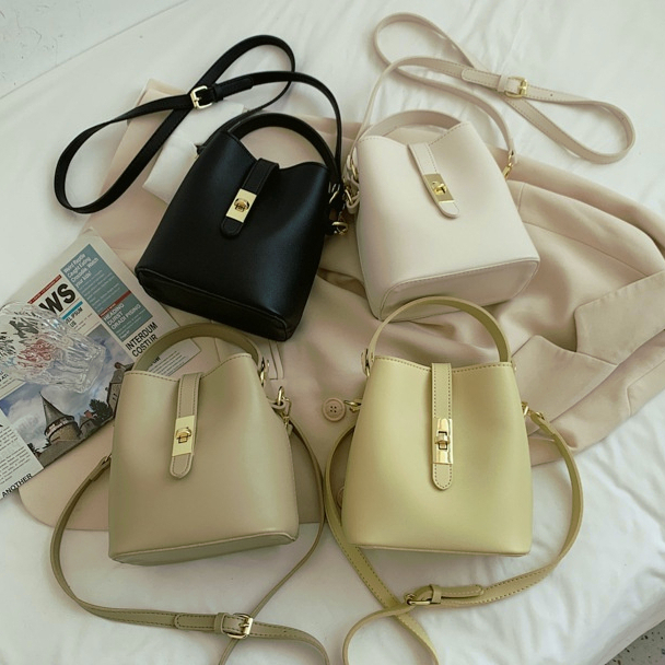 Bucket bag กระเป๋าสะพายข้างแฟชั่นพร้อมส่งครบสีจากไทย กระเป๋ารุ่นทรงขนมจีบ