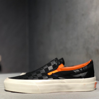 Vans รองเท้าผ้าใบสเก็ตบอร์ด ข้อสั้น แบบสวม สไตล์คลาสสิก