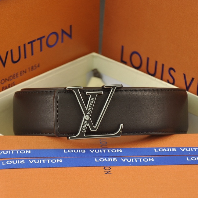 Louis Vuitton LV เข็มขัดหนังวัว สองชั้น แต่งหัวเข็มขัด LV 3.8 ซม. สําหรับผู้ชาย