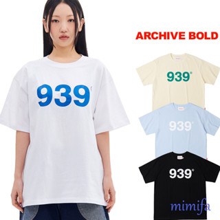 เสื้อยืด พิมพ์ลายโลโก้ ARCHIVE BOLD 939