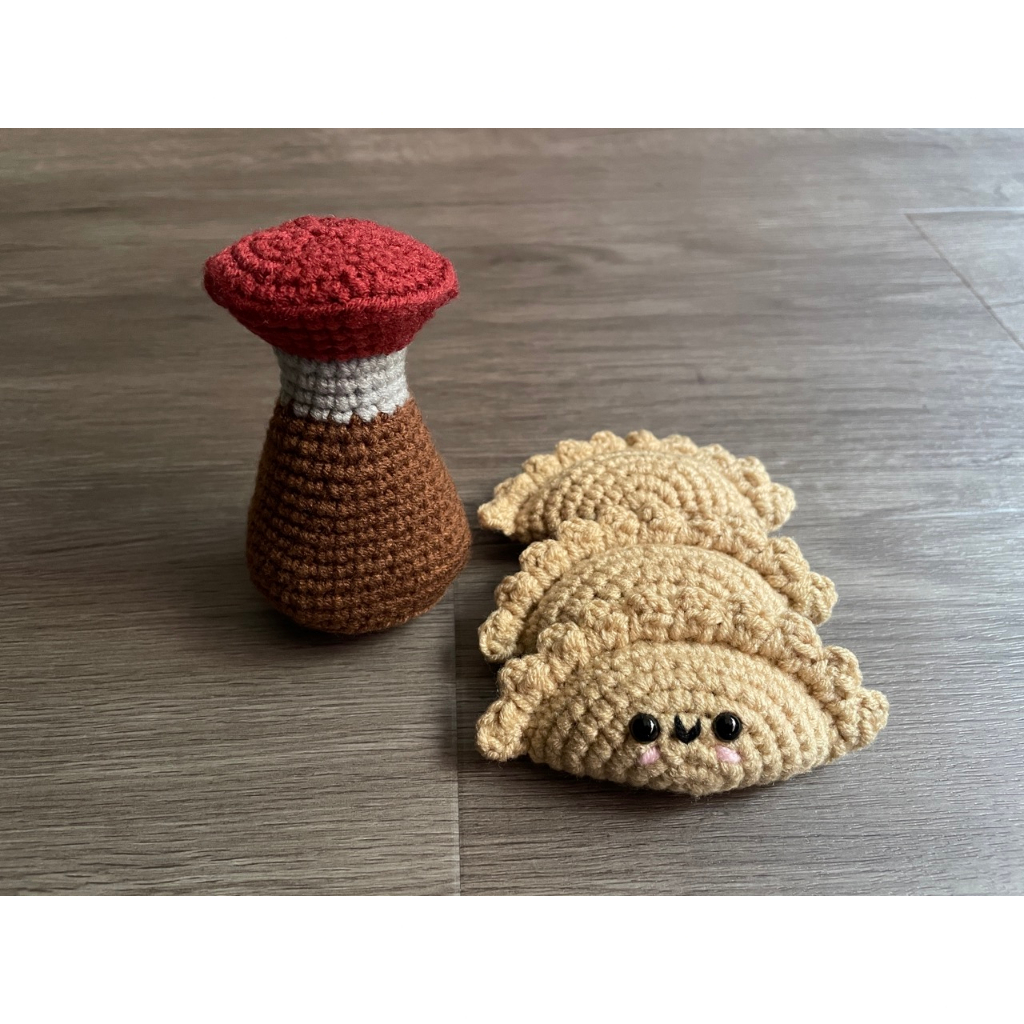 Gyoza & Soy Sauce ของเล่นนุ่ม (โครเชต์)