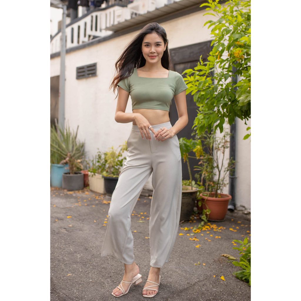 MGP Label เสื้อครอปคอเหลี่ยมเชอร์เนีย