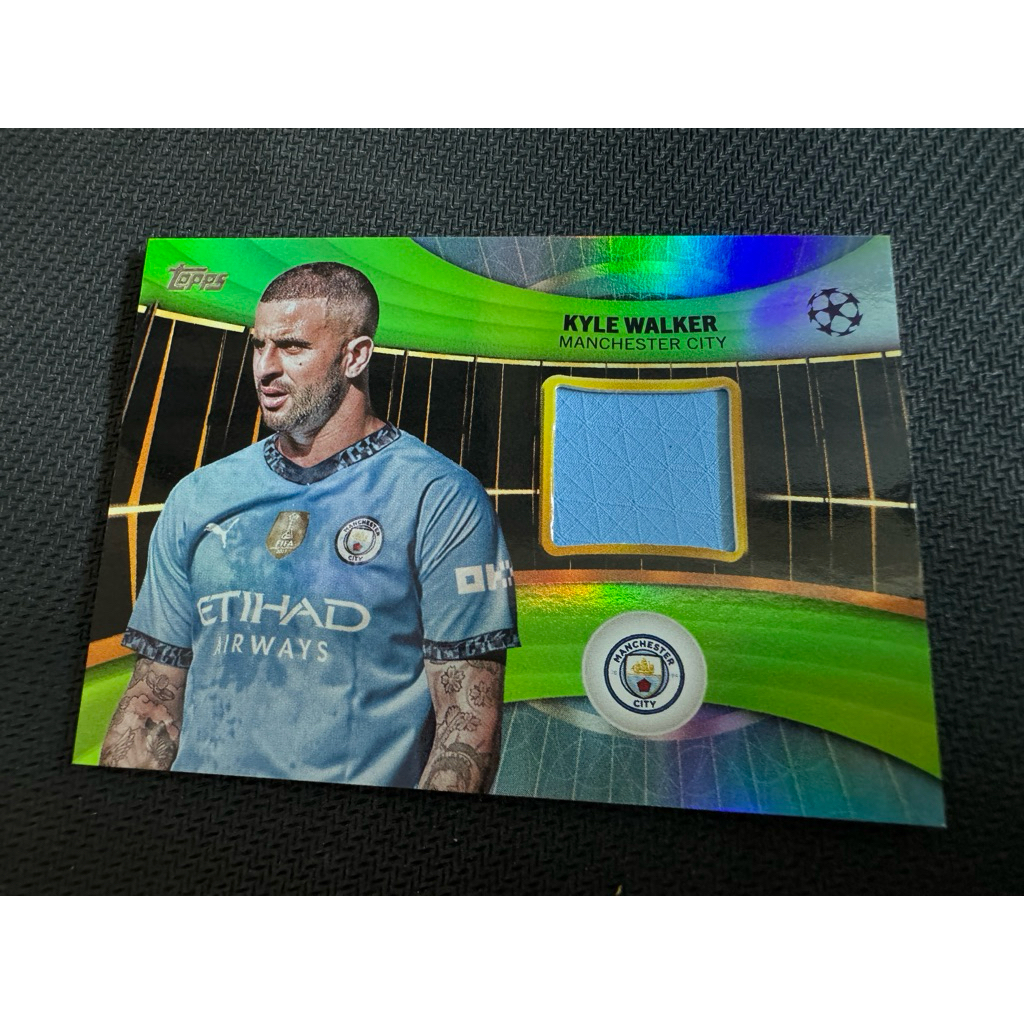 2025 การ์ดฟุตบอล Topps UCC Kyle Walker Manch City Superstars Relic Patch Green /199