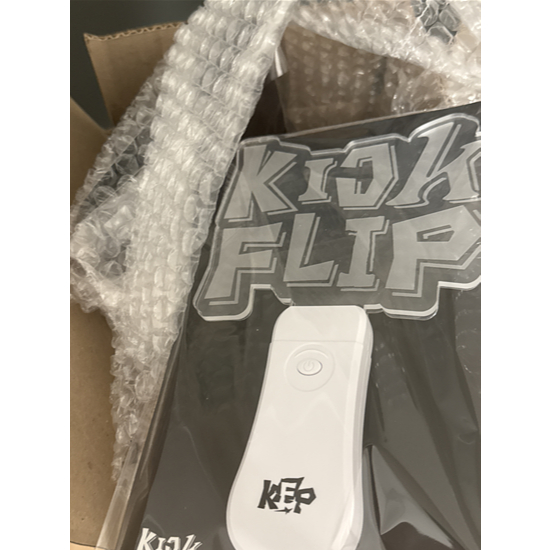 แท่งไฟอย่างเป็นทางการ KICKFLIP