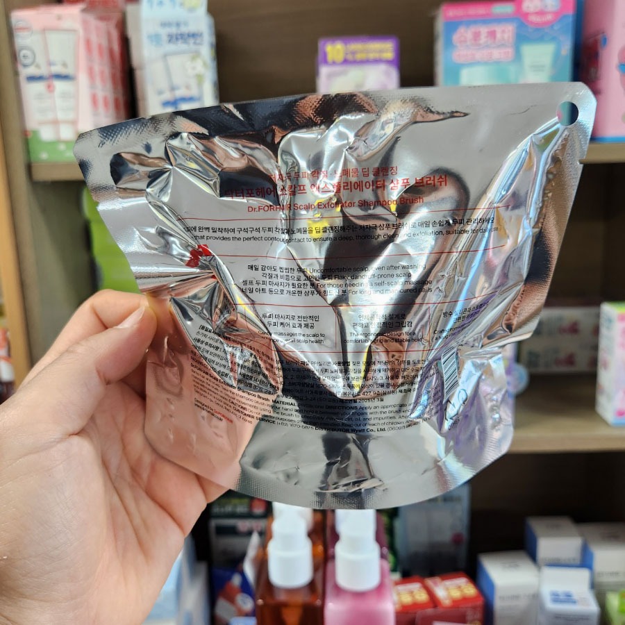 OLIVE YOUNG EDITION : แปรงแชมพูขัดผิวหนังศีรษะ (เกาหลี สกินแคร์ ความงามเกาหลี K-Beauty)