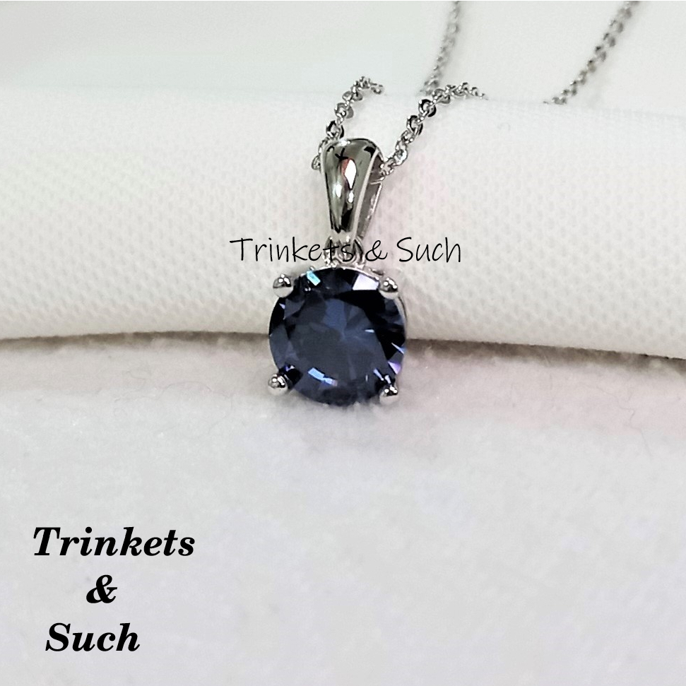 ประณีต 2ct VVS เกรด Royal Blue Diamond Simulant Solitaire สร้อยคอใน 925 เงินสเตอร์ลิง
