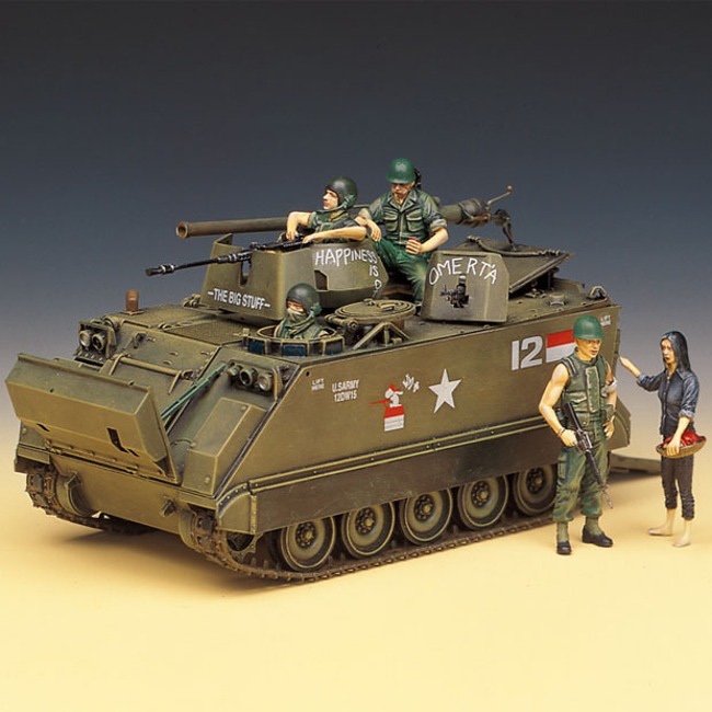 Academy Hobby Model Kit – 1/35 M113A1 เวอร์ชั่นเวียดนาม APC ที่ละเอียดเต็มรูปแบบพร้อมตัวเลขลูกเรือ
