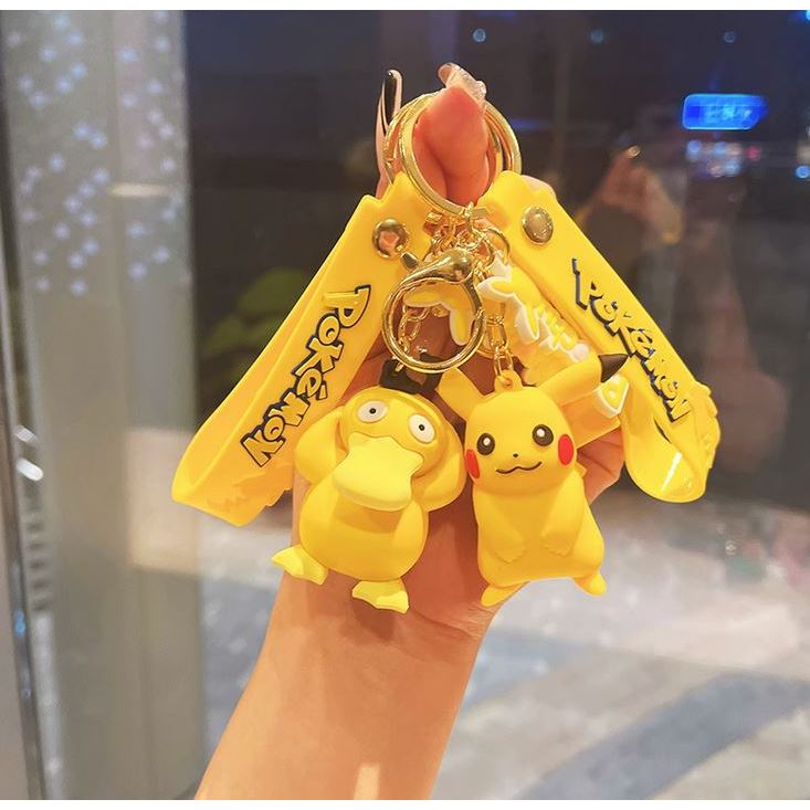 SG Local ใหม่ Pokémon Pokemon พวงกุญแจ Pikachu Psyduck Charmander ตุ๊กตากระเป๋าเป้สะพายหลังจี้พวงกุญ