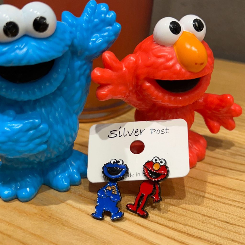 ต่างหูสตั๊ด ลายการ์ตูน Sesame Street Cookie Monster And Elmo