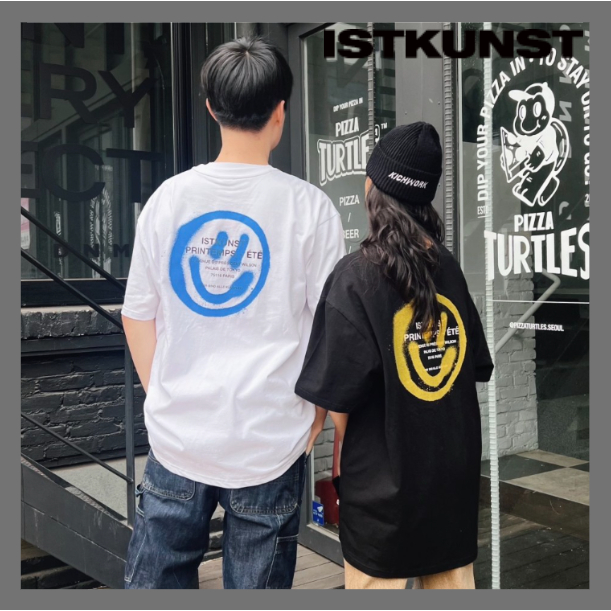 Celebrity Pick [ ISTKUNST ] โลโก้ ISTKUNST & เสื้อยืดยิ้ม 5 สี ของแท้ 100% (restock)