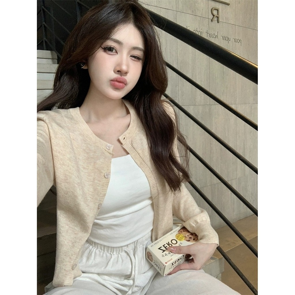 Vogue🌟พร้อมส่ง🌟 เสื้อคลุมไหมพรมแขนยาว คอกลม คาดิแกรนเกาหสีสีพื้น (D091) - รูปที่ 6