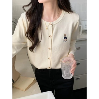 Vogue🌟พร้อมส่ง🌟 เสื้อคลุมไหมพรมแขนยาว คอกลม ปักลายหมี ใส่สบาย (Y-2812)
