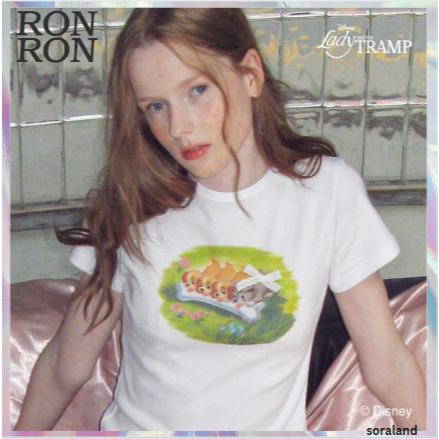 [RONRON] เสื้อยืด DADORABLE PUPPIES CROP SLIM FIT สีขาว