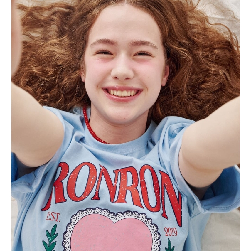 [Ronron] Heart Laurel Over Fit Tshirt 3 Colors - รูปที่ 4