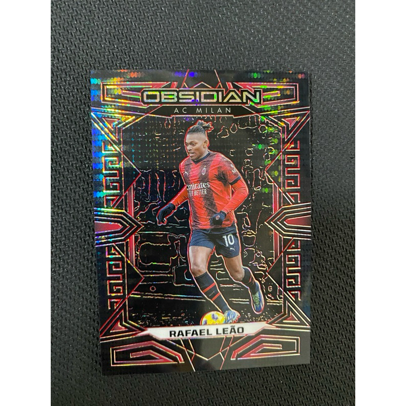 Panini Soccer Card 2023 Obsidian Rafael Leao AC Milan 136 Red Pulsar /49