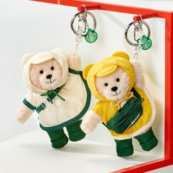 【Last Chance!!! พร้อมส่ง】2024 แก้วสตาร์บัคส์เกาหลี Starbucks Korea Rainy Bearista Keychain (Cream)/ (Yellow)