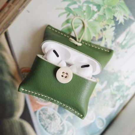Handcrafted Leather Headphone Pouch - Leather Headphone Case & Clasp Airpods Case & Unique Headphone