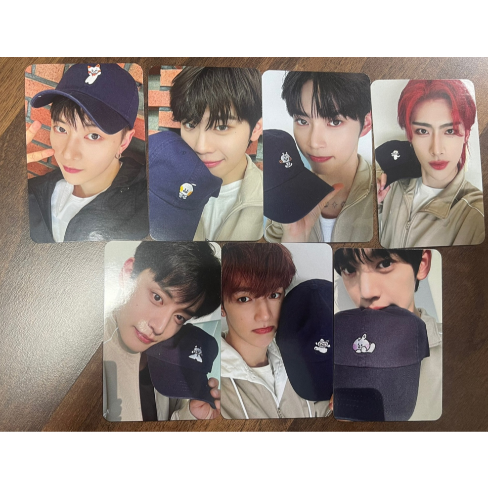 On HANDLOBASEONE ZB1 LINE FRIENDS 2024 Official POP UP STORE SPECIAL PHOTO CARD ver 2