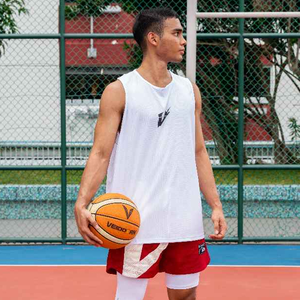 Veidoorn เสื้อบาสเก็ตบอลระบายอากาศแห้งเร็วแฟชั่นผู้ชายกีฬาเสื้อกล้ามวิ่งเสื้อยืดแขนกุด