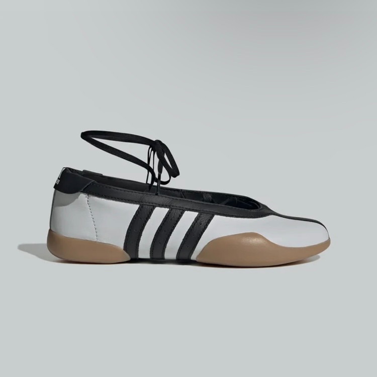 ลดราคาฤดูใบไม้ผลิ ADIDAS Taekwondo MEI JR7030 รองเท้าผ้าใบ ballerina mary jane รองเท้าผ้าใบ