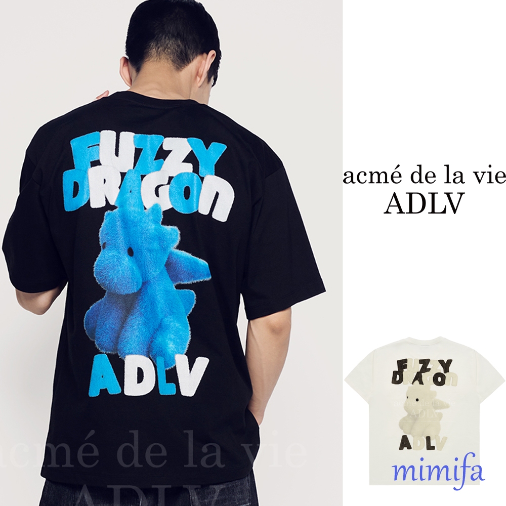 Acme de la vie ADLV FUZZY FONT DRAGON เสื ้ อยืดแขนสั ้ น